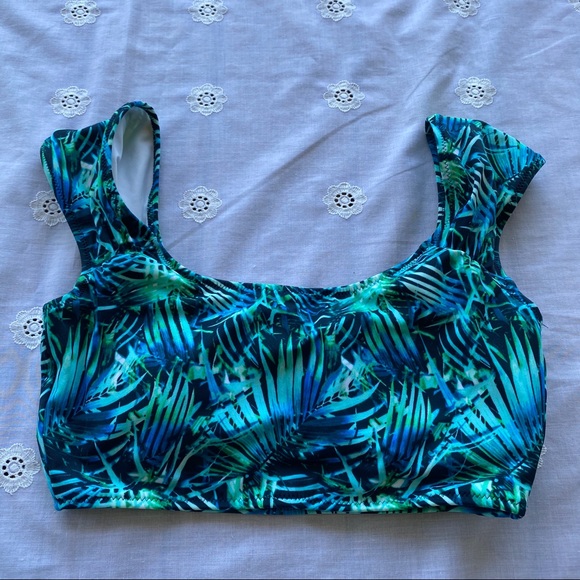 PINK Victoria's Secret Other - NWOT 🆚 bikini top